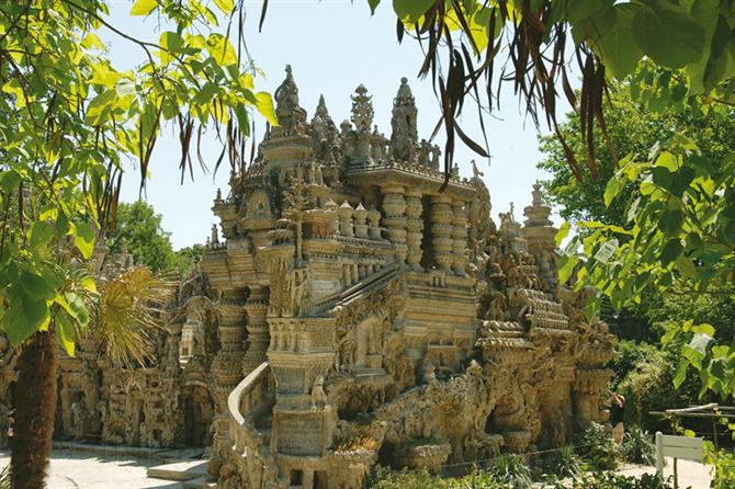 Lâu đài đá vôi được xây suốt 33 năm - Archi