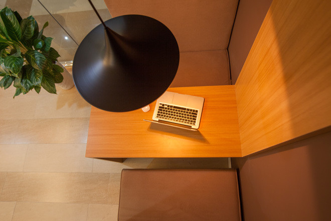 Văn phòng đẹp với thiết kế quầy cafe sang trọng đi kèm 6