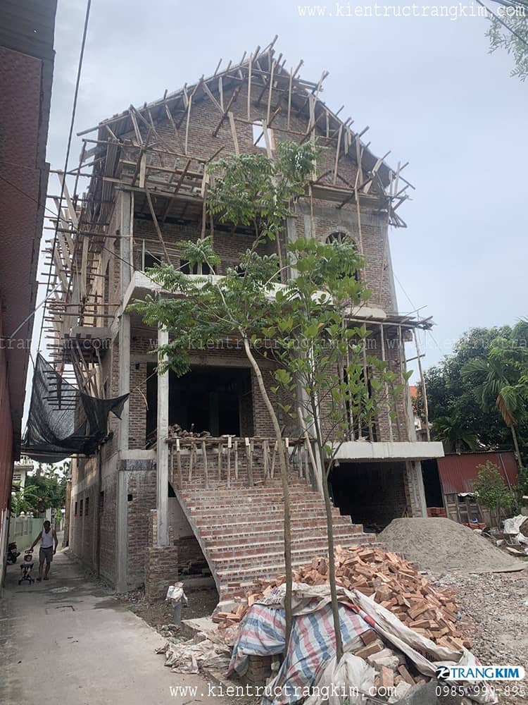 Hình ảnh thực tế thi công biệt thự 3 tầng tân cổ điển 4 Hình ảnh thực tế thi công biệt thự 3 tầng tân cổ điển 4