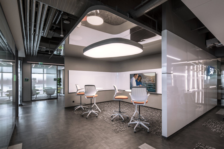 Thiết kế văn phòng lớn từ 1500 đến 1800m2 một tầng 1 Thiết kế văn phòng lớn từ 1500 đến 1800m2 một tầng 1