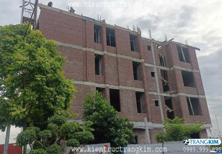 Hình ảnh thi công nhà nghỉ 4 tầng 1 tum 8