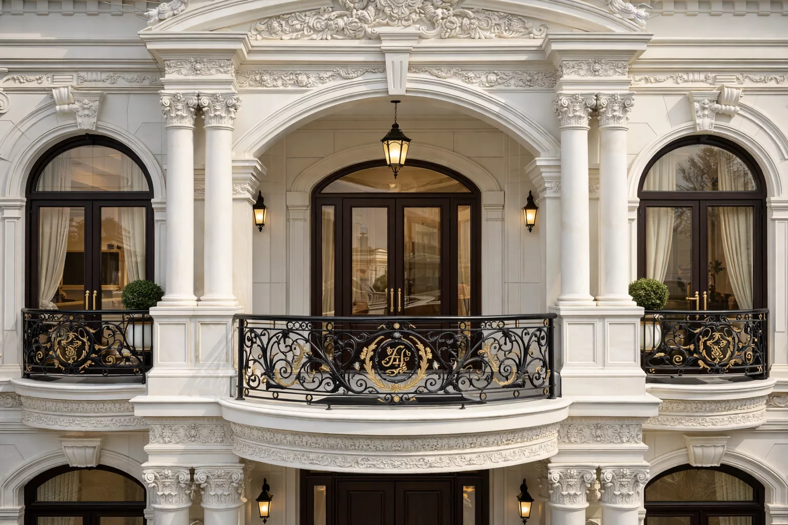 Ban công sắt và hệ cửa mang phong cách châu Âu 1 Ban công sắt và hệ cửa mang phong cách châu Âu 1